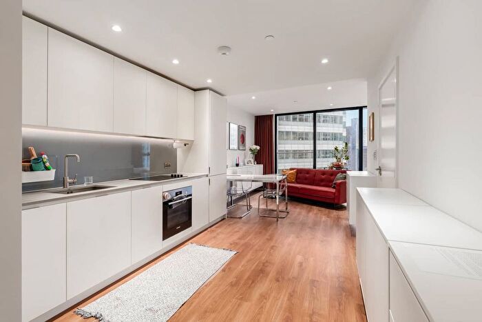 Studio For Sale In Hampton Tower, Marsh Wall, London, E14