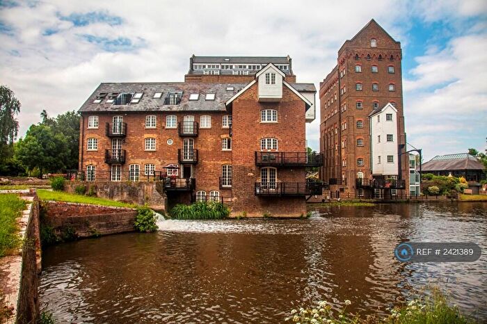 2 Bedroom Flat To Rent In Coxes Lock, Addlestone, KT15