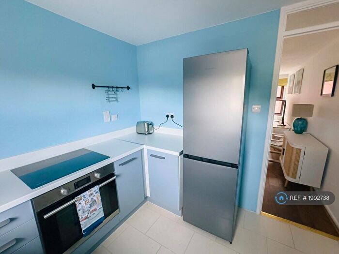 2 Bedroom Flat To Rent In Commercial Road, Exeter, EX2