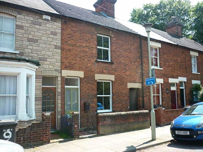 2 Bedroom Terraced House To Rent In Bower Street, Bedford, MK40