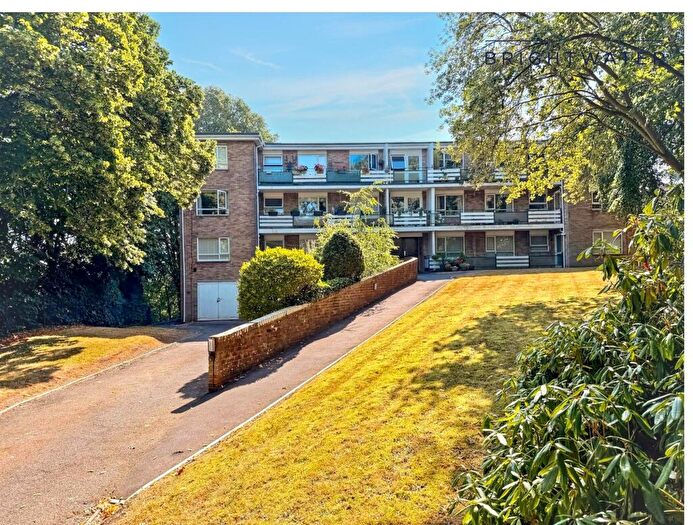 2 Bedroom Flat For Sale In Headswell Crescent, The Bluff, BH10