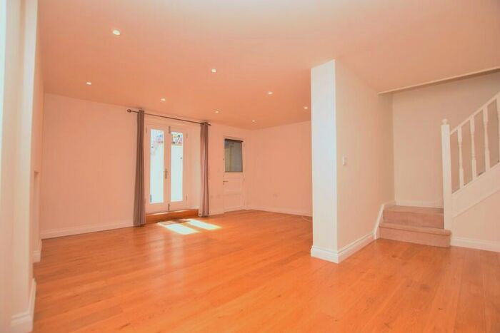 2 Bedroom Apartment To Rent In Old Bakery Court, Montpelier, BS6