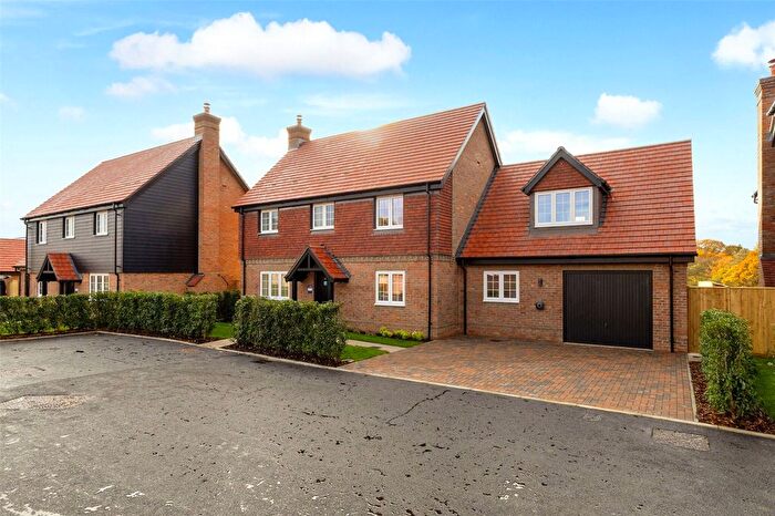 4 Bedroom Country House For Sale In Bowbrook Copse, Charter Alley, RG26