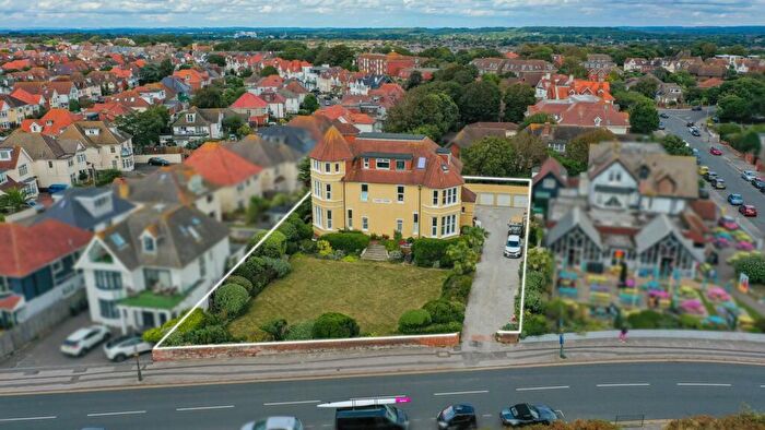 2 Bedroom Apartment For Sale In Southbourne Overcliff Drive, Bournemouth, BH6