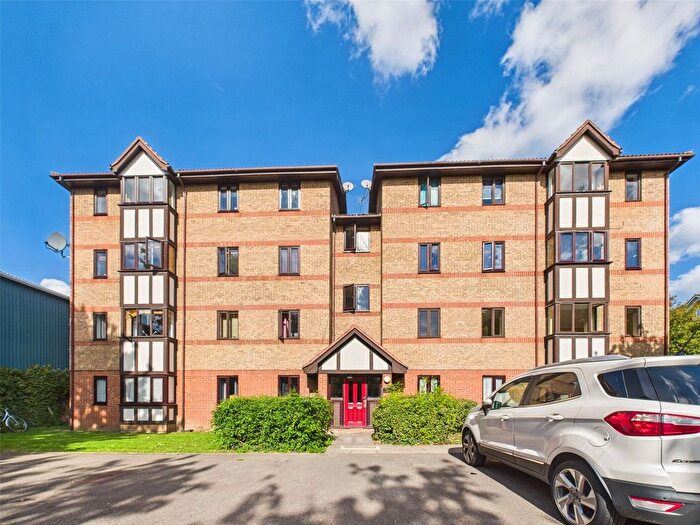 2 Bedroom Flat To Rent In Varsity Drive, Twickenham, TW1