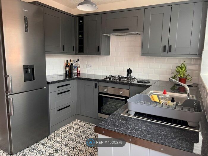 2 Bedroom Terraced House To Rent In Marham Close, Nottingham, NG2