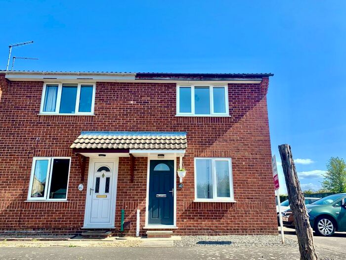 2 Bedroom House To Rent In Peterhouse Crescent, March, PE15