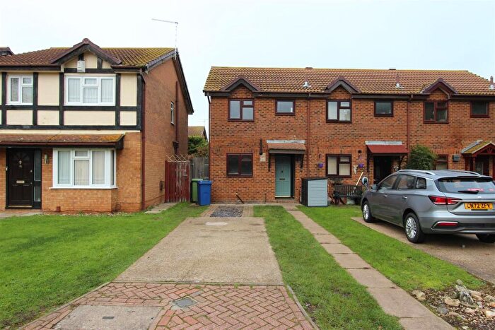 2 Bedroom End Of Terrace House To Rent In Clerke Drive, Church Milton, ME10