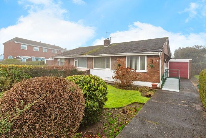 2 Bedroom Semi-detached Bungalow For Sale In Fir Tree Close, Durham, DH1