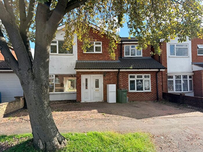 5 Bedroom Detached House For Sale In Coombe Rise, Oadby, LE2