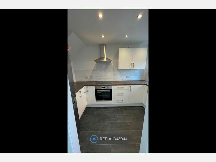 3 Bedroom Terraced House To Rent In Apple Walk, Nottingham, NG3