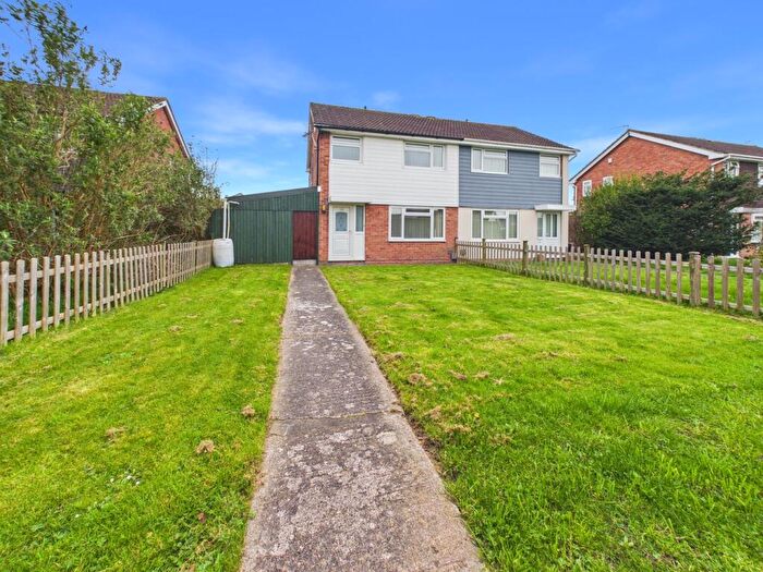 3 Bedroom Semi-Detached House For Sale In Starling Close, Worle, Weston-Super-Mare, BS22