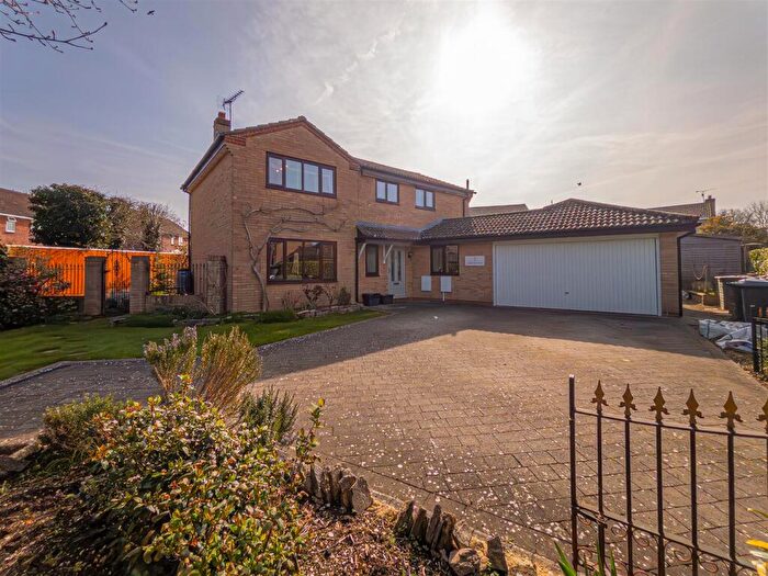 4 Bedroom Detached House For Sale In Tangmere Close, Bowerhill, Melksham, SN12