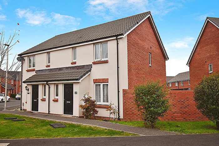 3 Bedroom Semi Detached House For Sale In Barley Road, Cranbrook, Exeter, EX5