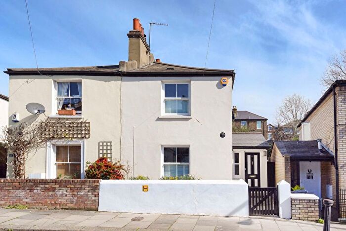 2 Bedroom Semi-Detached House To Rent In Wellfield Road, Streatham, SW16