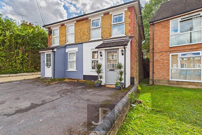 2 Bedroom Cottage For Sale In Junction Road, Warley, Brentwood, CM14