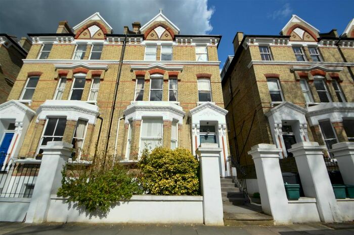 2 Bedroom Flat To Rent In St. Andrews Square, Surbiton, KT6