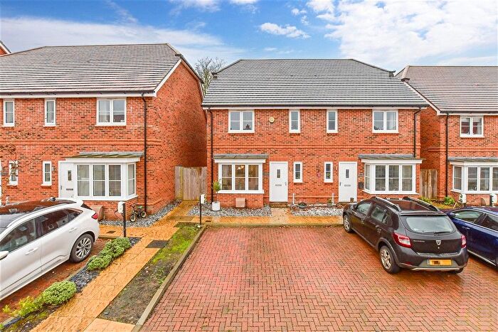 3 Bedroom Semi-detached House For Sale In Fairall Close, Harrietsham, Maidstone, Kent, ME17