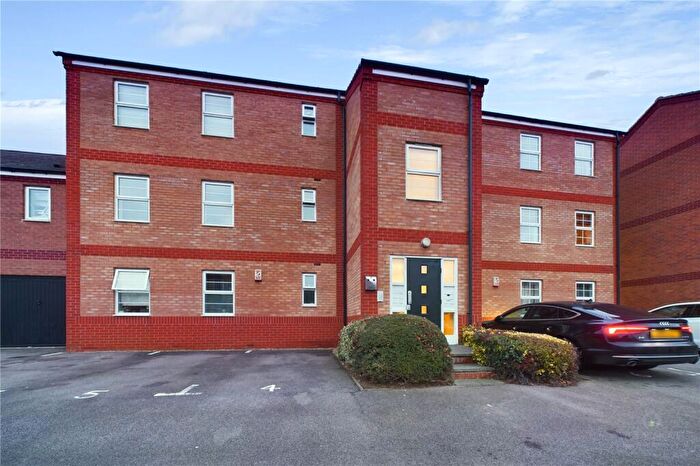 2 Bedroom Flat To Rent In Turners Court Newport Pagnell Road, Wootton, Northampton, NN4