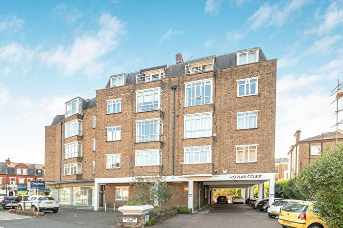 2 Bedroom Flat For Sale In Richmond Road, East Twickenham, TW1