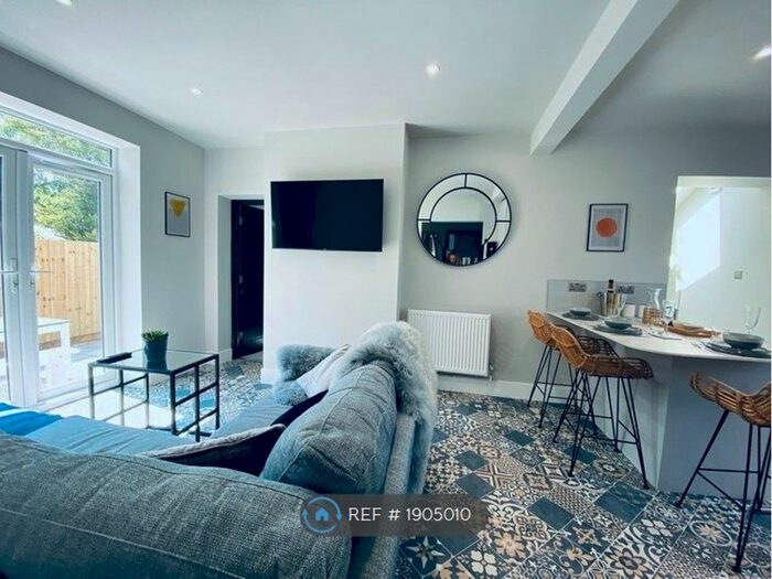 5 Bedroom Semi-Detached House To Rent In Sheridan Road, Bath, BA2