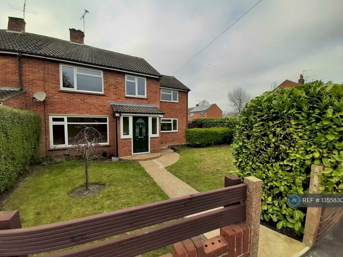 4 Bedroom Semi-Detached House To Rent In Berkshire Road, Camberley, GU15