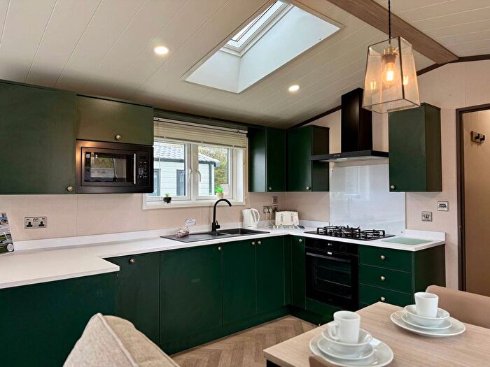 2 Bedroom Lodge For Sale In Allerthorpe, York, YO42