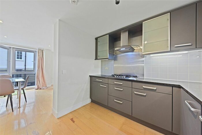 2 Bedroom Flat To Rent In Naoroji Street, Islington, WC1X