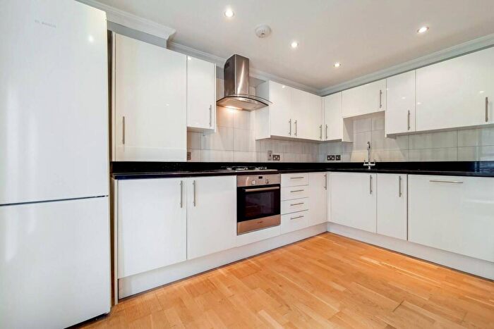 2 Bedroom Flat To Rent In Woodseer Street, , Spitalfields, London, E1