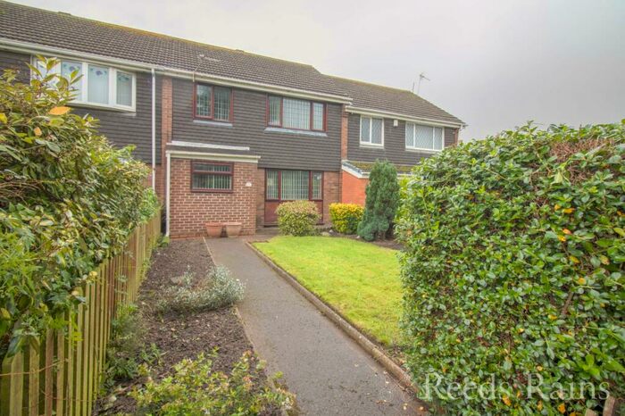 3 Bedroom Terraced House For Sale In Stokesay Court, Ellesmere Port, Cheshire, CH65