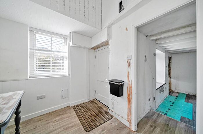 2 Bedroom Cottage For Sale In Bell Street, Swanage, BH19 - Photo 11
