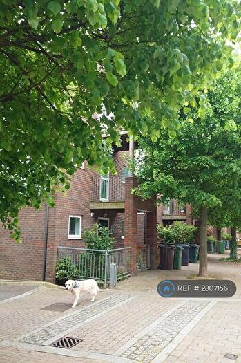 3 Bedroom Semi-Detached House To Rent In Portland Place, Greenhithe, DA9