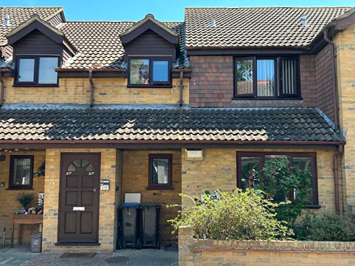 2 Bedroom Terraced House To Rent In Church Road, Ramsgate, Kent, CT11