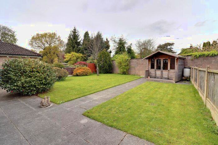 3 Bedroom Bungalow For Sale In Clevedon Avenue, Hillcroft Park, Stafford, ST17