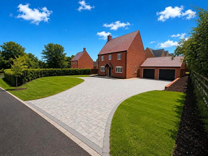 3 Bedroom Detached House For Sale In Turweston Road, Brackley, NN13