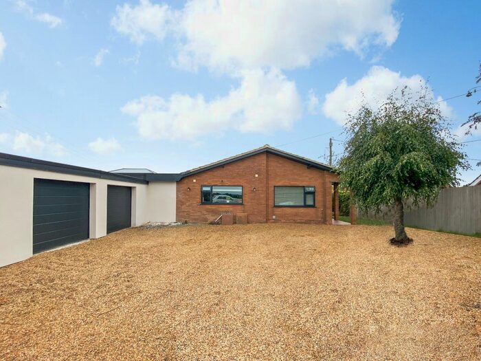 4 Bedroom Bungalow For Sale In Foundry Corner, Attleborough, NR17