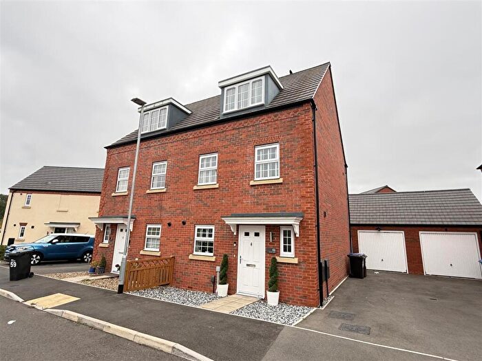3 Bedroom Semi Detached House For Sale In Osprey Drive, Branston, Burton-On-Trent, DE14