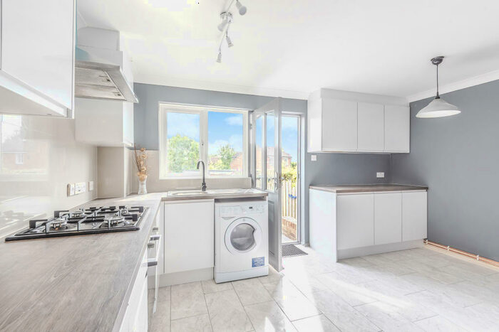 4 Bedroom House To Rent In Hillditch, Lymington, SO41