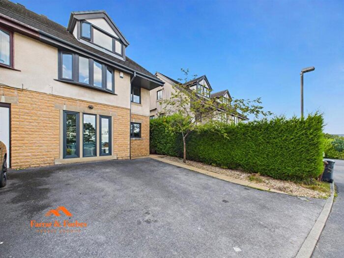 5 Bedroom Semi Detached House For Sale In Marsden Height Close, Brierfield, Nelson, BB9