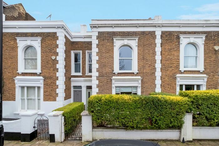3 Bedroom Flat To Rent In Wellesley Road, Gunnersbury, W4