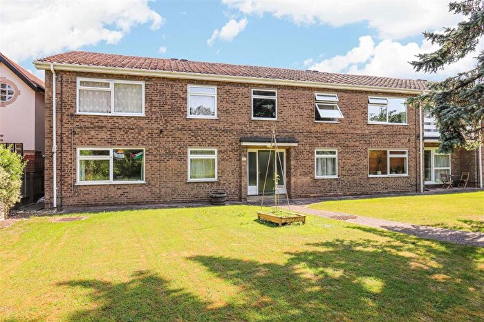 2 Bedroom Flat For Sale In Australia Court, Oxford Road, Cambridge, CB3