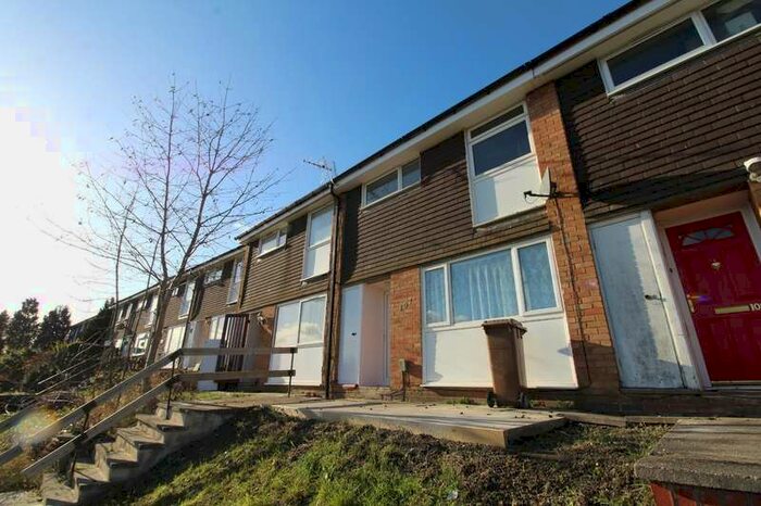 3 Bedroom Terraced House To Rent In Devon Road, LU2