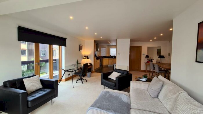 4 Bedroom Town House To Rent In Calshot Court, Channel Way, Ocean Village, SO14