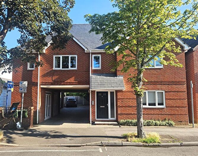 1 Bedroom Flat To Rent In Queens Road, Farnborough, GU14