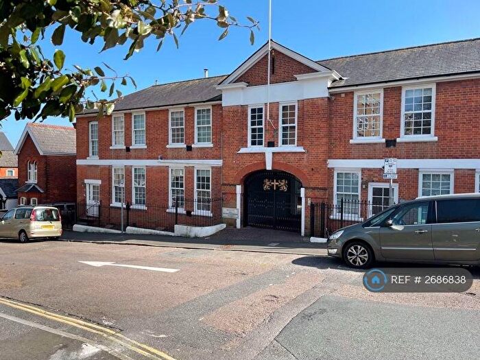 2 Bedroom Flat To Rent In Denmark Road, Cowes, PO31