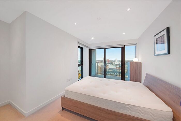 1 Bedroom Flat To Rent In Horizons Tower, Yabsley Street, Canary Wharf, London, E14