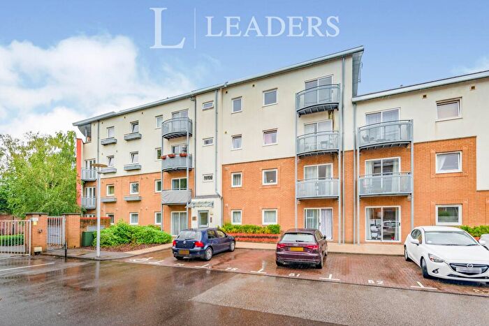 2 Bedroom Apartment To Rent In Three Bridges, Crawley, RH10