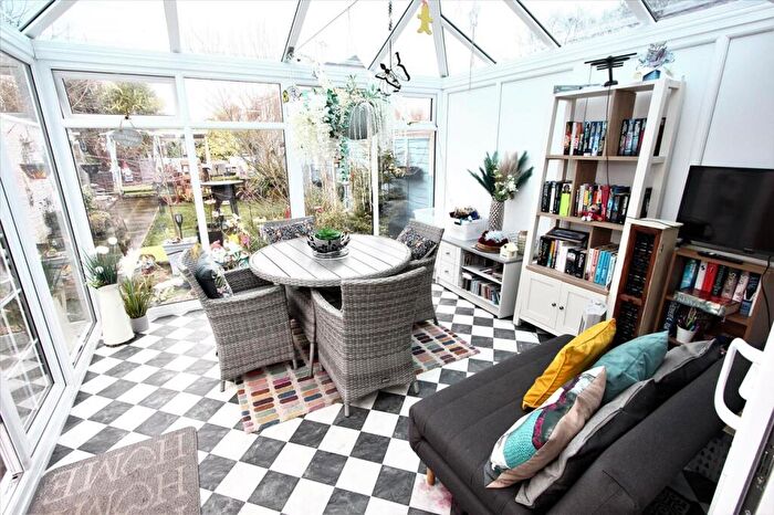 2 Bedroom Bungalow For Sale In Church Lane, Great Sutton, CH66