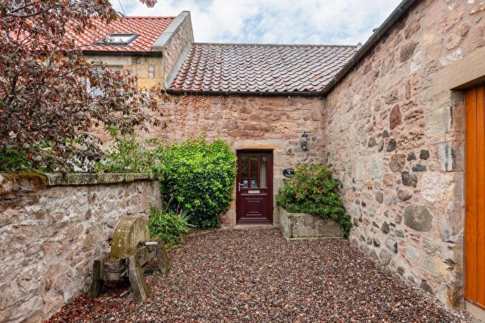 2 Bedroom Cottage For Sale In Dron Court, Dairsie, KY16