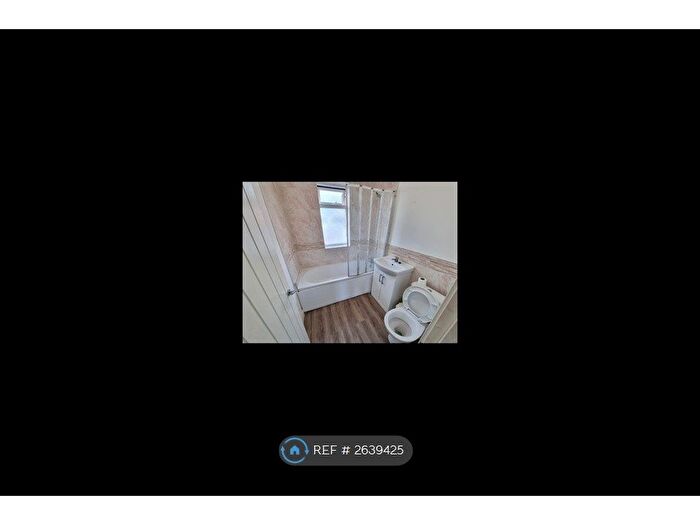 2 Bedroom Flat To Rent In Swindon, Swindon, SN1
